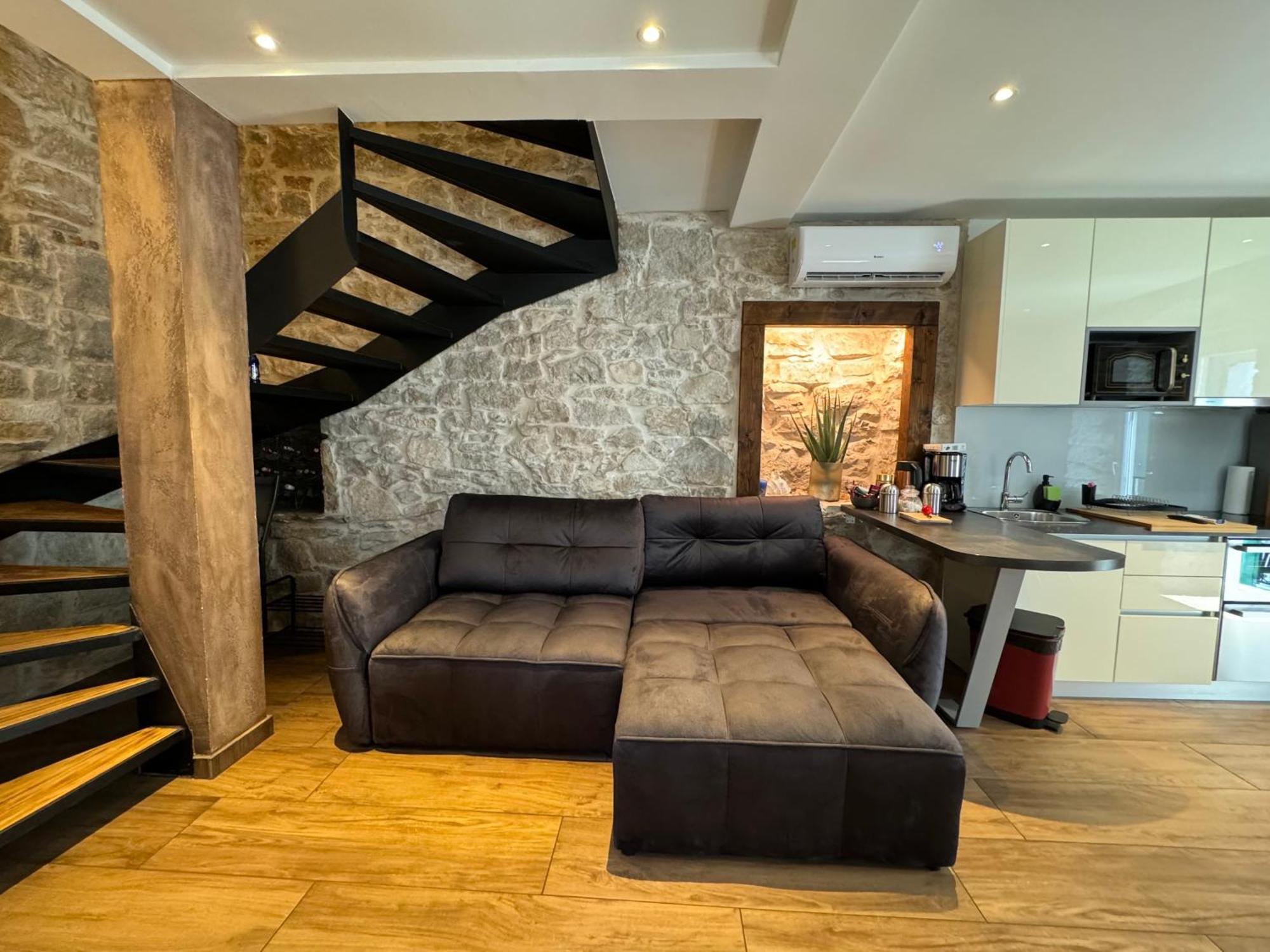 Luxury Petra In 400 Year Old Stone House 4+2 Lägenhet