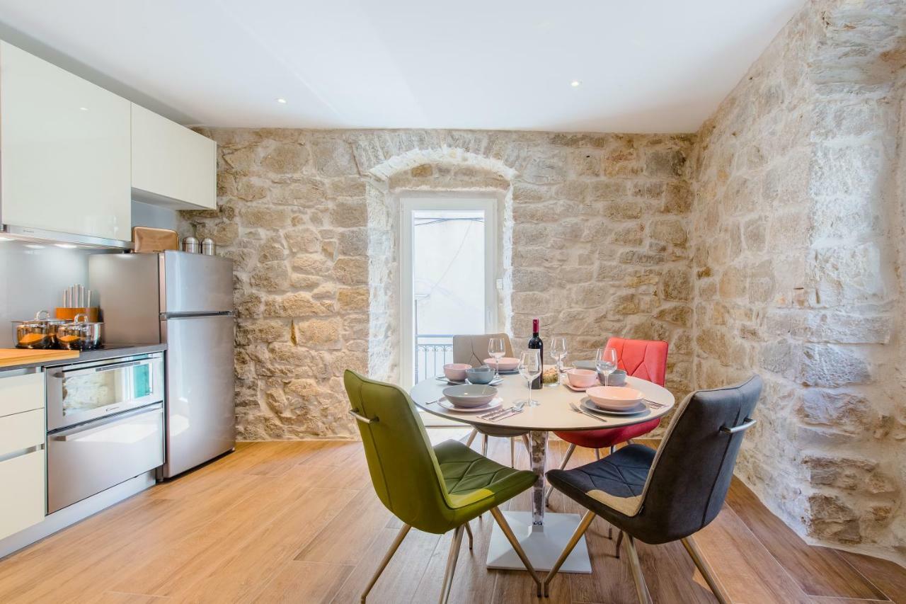 Lägenhet Luxury Petra In 400 Year Old Stone House 4+2