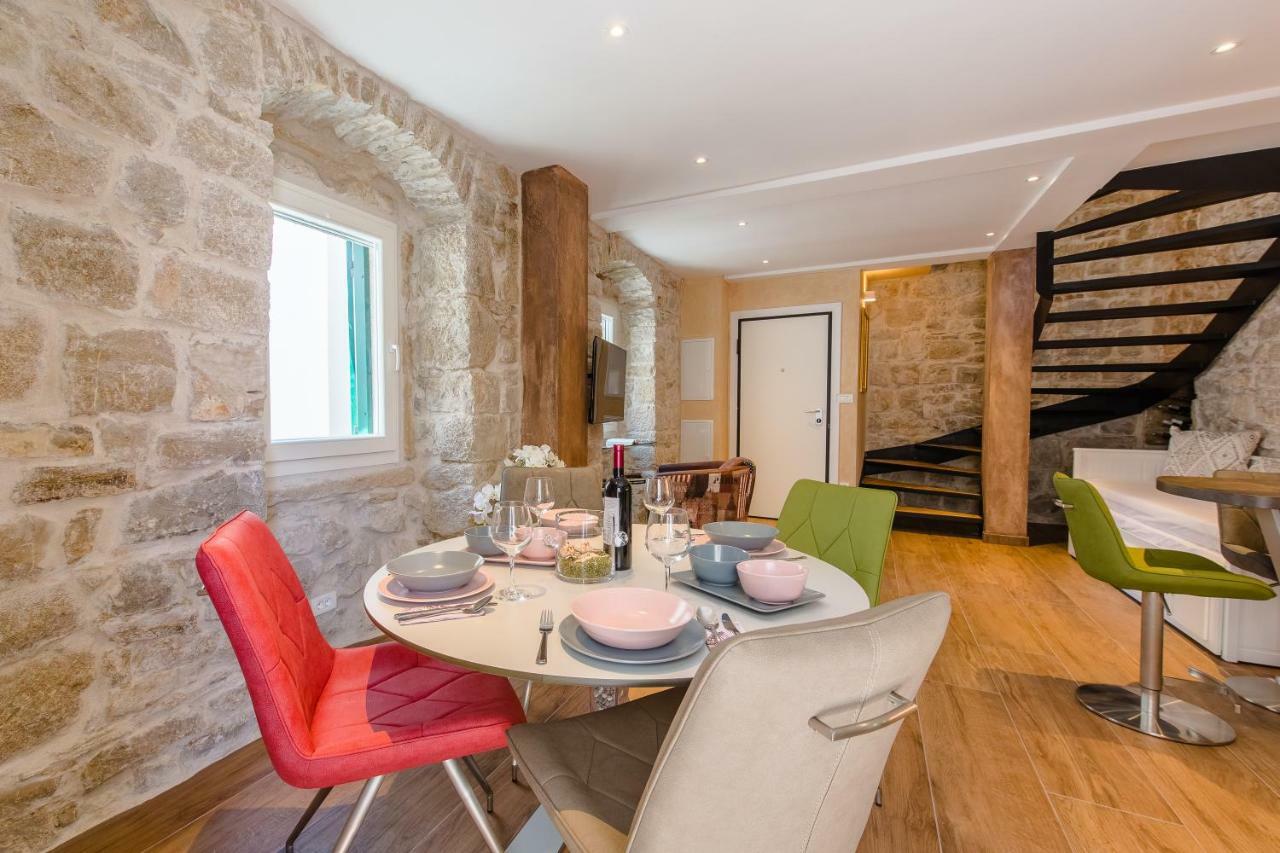 Luxury Petra In 400 Year Old Stone House 4+2 * Split